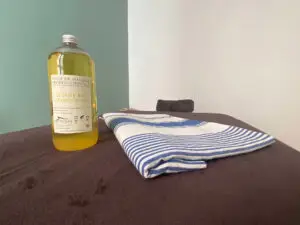 Table de massage et huile